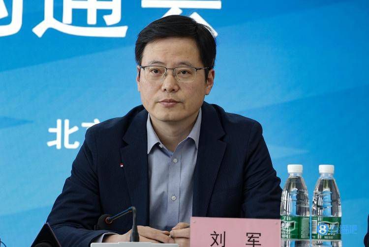 TA的皇马跟队记者Mario Cortegana报道，阿拉巴将伤缺约8个月，赛季报销且无缘2024欧洲杯。